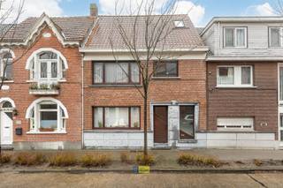 In hartje Maria Ter Heide Brasschaat, centraal gelegen in een autoluwe woonwijk, bieden wij deze ruime EGW met mooie gevelbreedte.De woning beschikt...