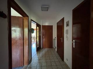 Op de Diestsesteenweg staat dit appartement met 2 slaapkamers te huur. Het appartement op een boogscheut van het station en van het centrum van...