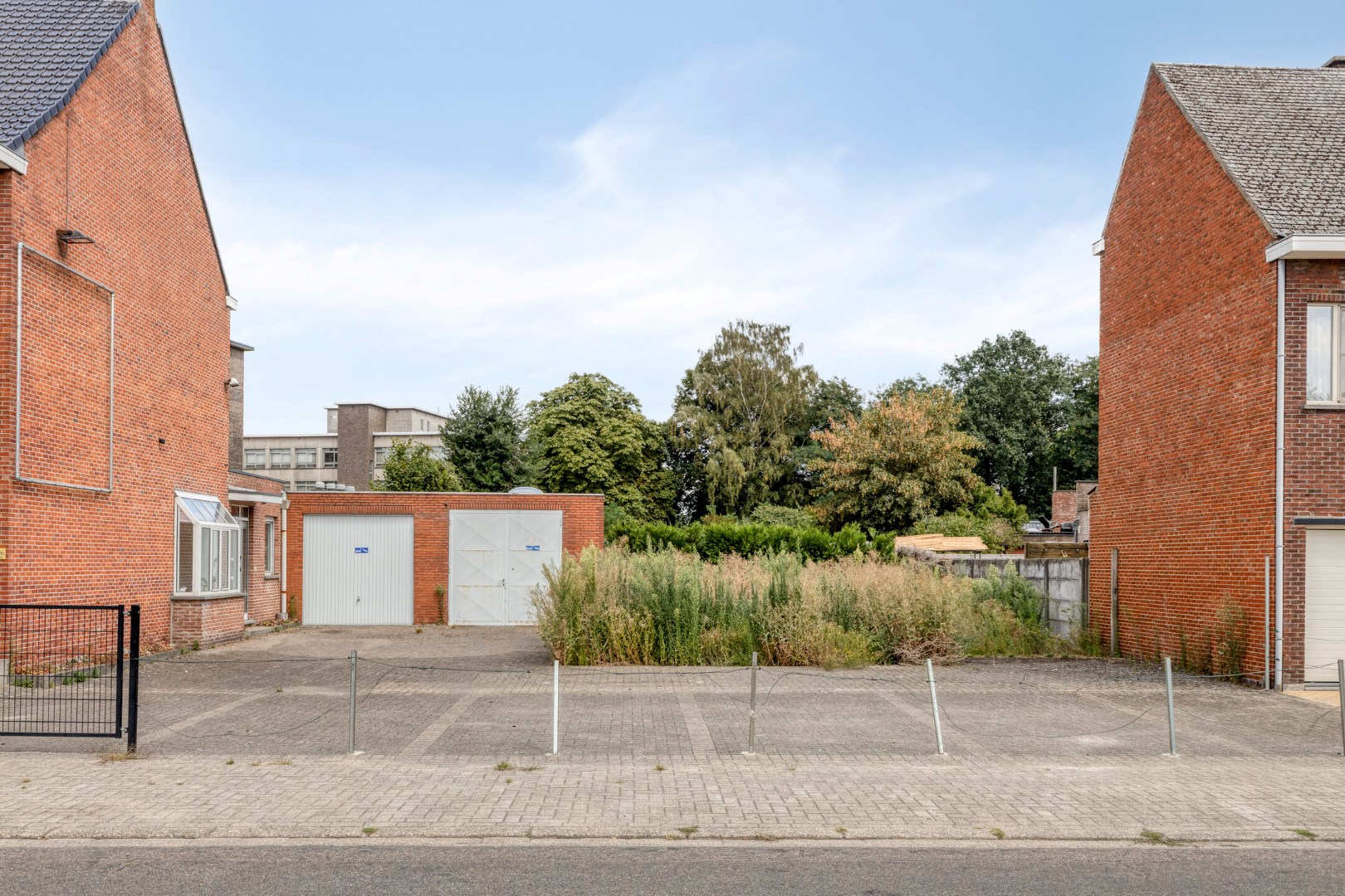 Bouwgrond voor een HOB met bestaande garage vlak naast het centrum van Mol ! (6% BTW mogelijk) - foto 4