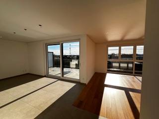  * Nieuwbouw met moderne uitstraling * Zeer ruime leefruimte met veel lichtinval * Vier terrassen rond het appartement * Mooie ligging aan het water...