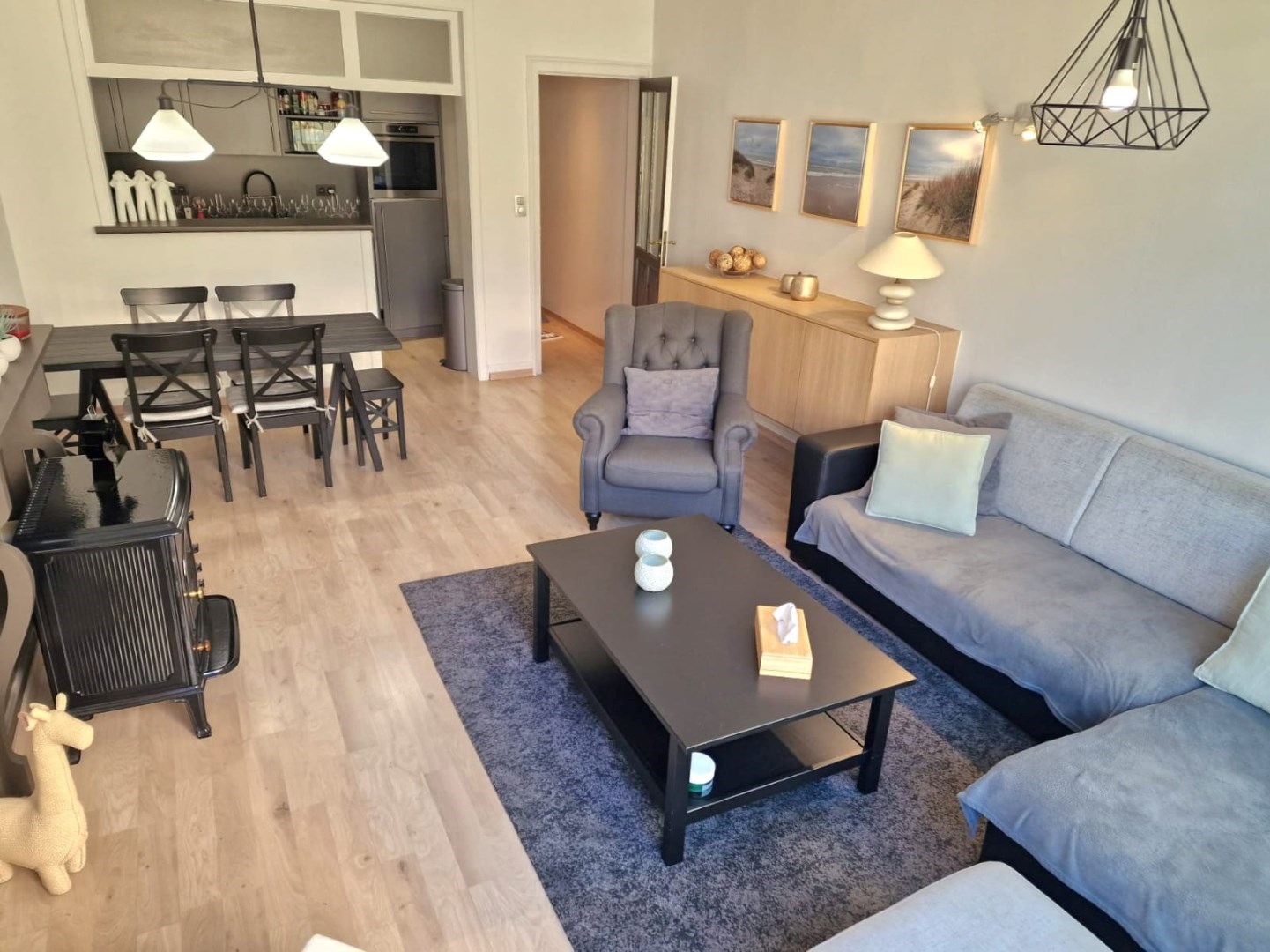 INSTAPKLAAR &amp; GEZELLIG 2 SLAAPKAMER APPARTEMENT MET ZIJDELINGS ZEEZICHT GELEGEN OP EEN BOOGSCHEUT VAN HET STRAND EN HET CENTRUM VAN DE PANNE - foto 4