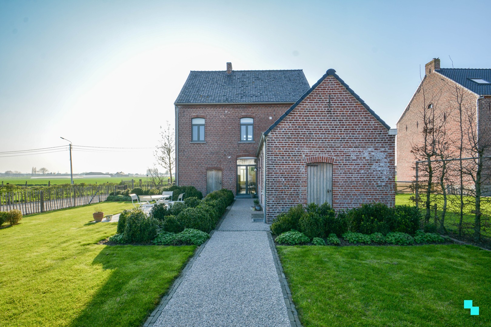 Alleenstaande landelijk gelegen woning met 3 slaapkamers - photo 1