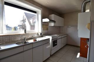 In het gezellige Gullegem vind je dit aangename appartement. Ideaal voor wie op zoek is naar comfortabele woonkwaliteit, veel lichtinval en een...