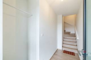 TREVI LUXEMBOURG vous propose ce magnifique appartement 2 chambres (97 m2 selon PEB) dans le complexe "Le Clos des Salines". Situé au 2ème étage...