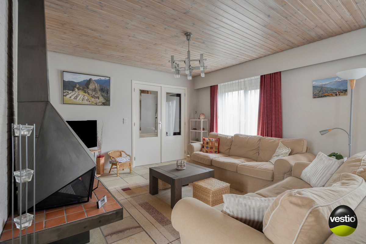 Gelijkvloerse woning met 3 slaapkamers, zonnepanelen en tuin op residentiële, rustige ligging. - foto 3