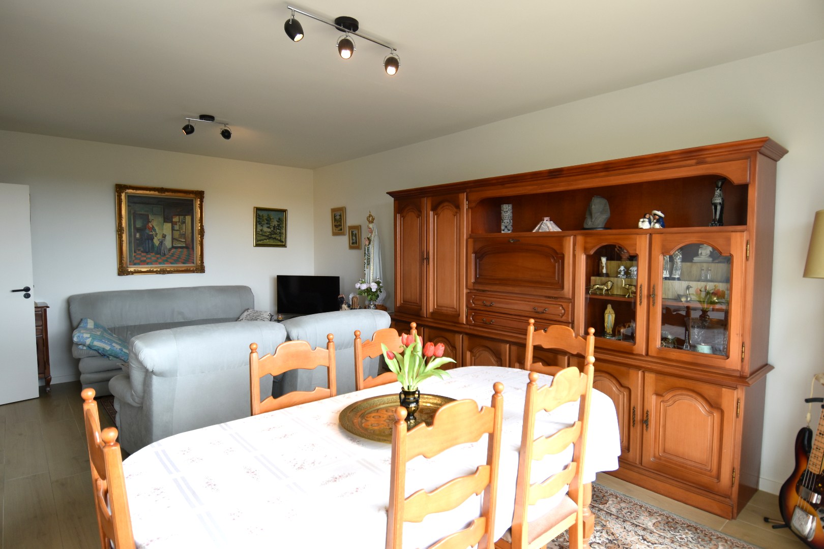 Instapklaar 2-slaapkamerappartement te koop op toplocatie in het hart van Gullegem - foto 3