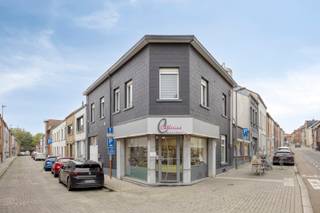 Handelshuis op een commerciële ligging nabij het station met o.a. een totale oppervlakte van maar liefst 285 m², bovenliggende woonst met...