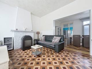 Via de inkomhal betreedt u deze verzorgde woning met een aangename leefruimte, ingedeeld in een gezellige zit- en eethoek. De aansluitende,...