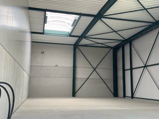 SME unit of 279 m². “RE|CORE” business park, on the former Recorsite. Here, SME units with areas ranging from 256 m² to 433 m² are offered. These units are ideally located next to both the Great Ring of Hasselt and the E313.Possibility to provide office space (ground floor or height). The units are delivered to CASCO. Any further finishing/furnishing can be discussed with the client. 2 private car parks are included. (see ground and façade plan, implantation plan, specifications, price list, attached brochure).These SME units are suitable for storage, workshops, showrooms, production areas,... whether or not combined with office spaces. Expected delivery in Q1 2025. Unit 1, the front building, which overlooks the Hasselt Ring, offers 724m² of office space on top of 622m² of warehouse space.The units have a clear height of at least 6 m and are equipped with a sectional gate (min 4 m x 4.20 m), skylight with a smoke shutter, polyconcrete floor (with a load capacity of 1,000 kg/m²), fire detection and heat pump. private parking is included. There is also the possibility to install solar panels and connect them to the heat network. The business units will comply with the applicable EPB regulations for industrial buildings.Retail price: 361.500, -EURHeating network connection cost: 4,743, -EURRelevant documents are also available on our website www.dewaele.com