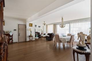 Riant, instapklaar 3-slaapkamer appartement met twee terrassen op de begeerde FruithoflaanOMGEVINGDit gezellig appartement bevindt zich op de vierde...