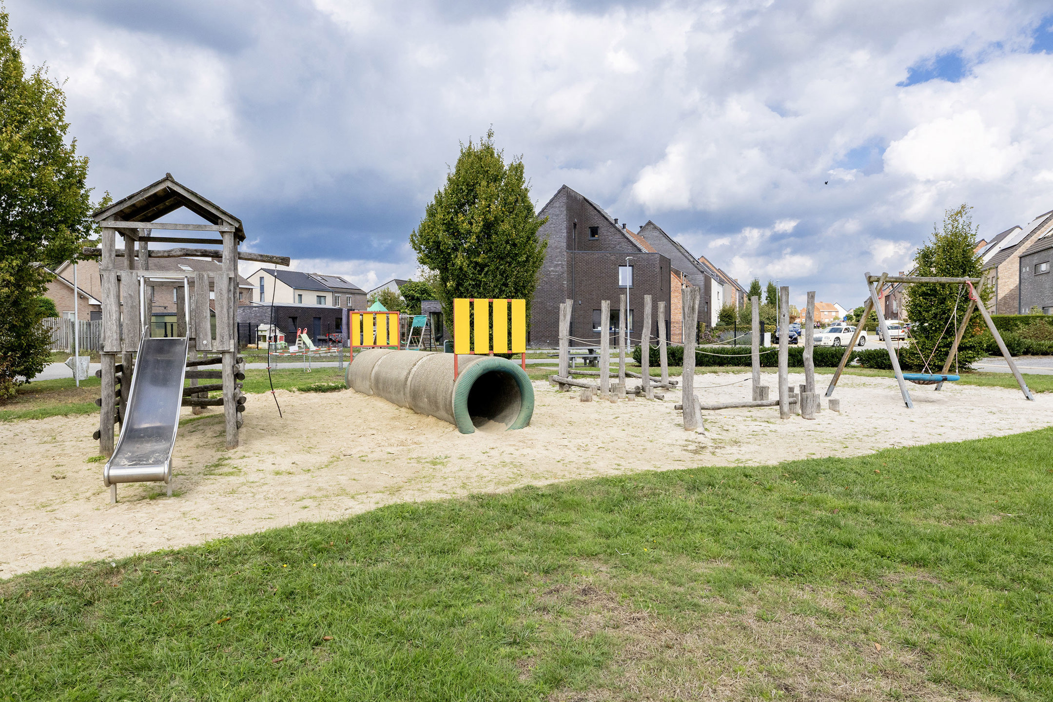 Recente woning met 3 slaapkamers, carport en tuin - foto 4