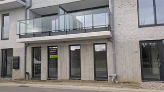 Cet appartement neuf au rez-de-chaussée est situé dans le centre d'Aarschot et bénéficie d'une finition de qualité. Le hall d'entrée spacieux...