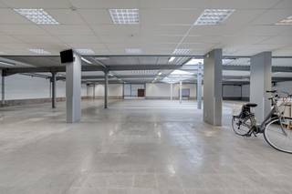 Vous recherchez un grand local commercial à louer à Oostkamp d'une superficie exceptionnelle ? Alors saisissez votre chance dès...