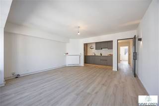 Prachtig gerenoveerd appartement op centrale ligging vlakbij de zeedijk en het casino. De residentie, genaamd "Osborne", is gelegen op de hoek van...