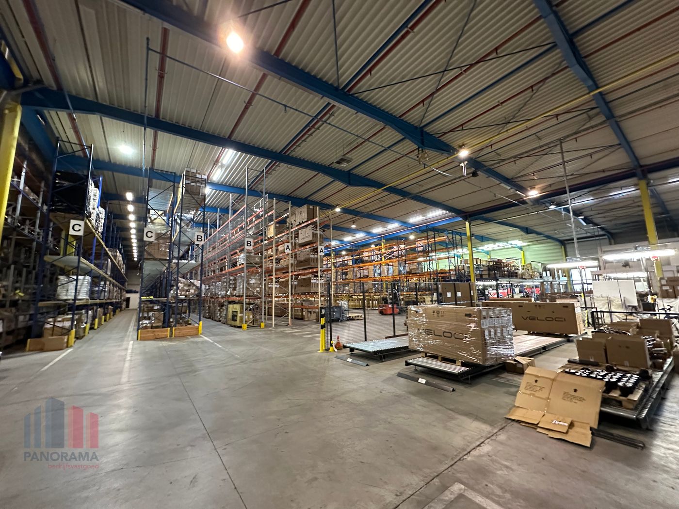 HOOGBOUWMAGAZIJN van 5.400 m² te huur in Wielsbeke. - foto 2