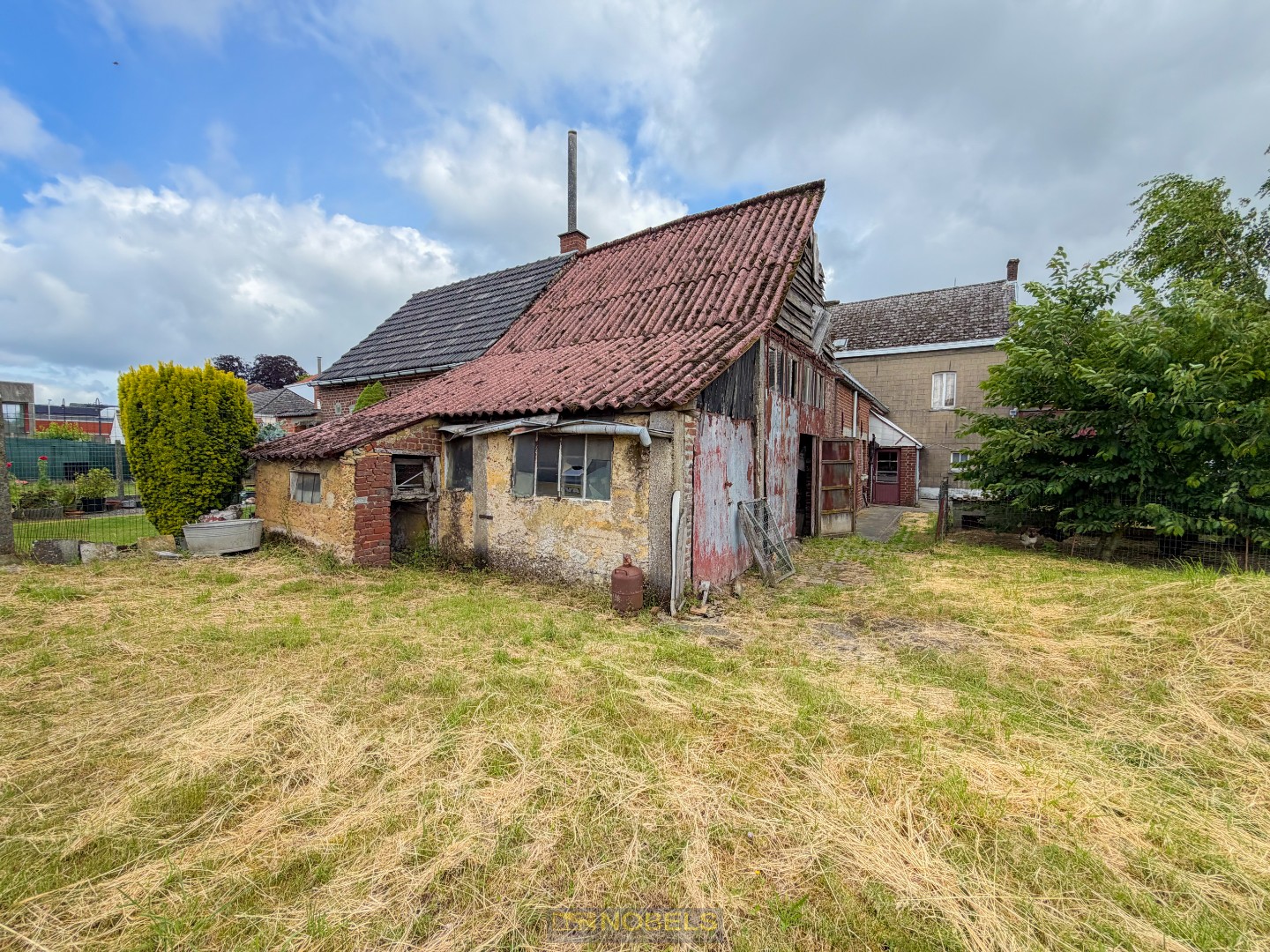Te koop, Ruime gezinswoning met renovatiepotentieel nabij centrum Zottegem! - foto 2