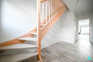 Deze riante nieuwbouwwoning met een bewoonbare oppervlakte van maar liefst 234 m² (inclusief zolderverdieping) is gelegen op een perceel van 579...