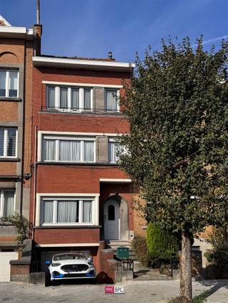 Discover this versatile multi-family home  or revenue property at  Anderlecht — a unique opportunity for investors or families seeking space...