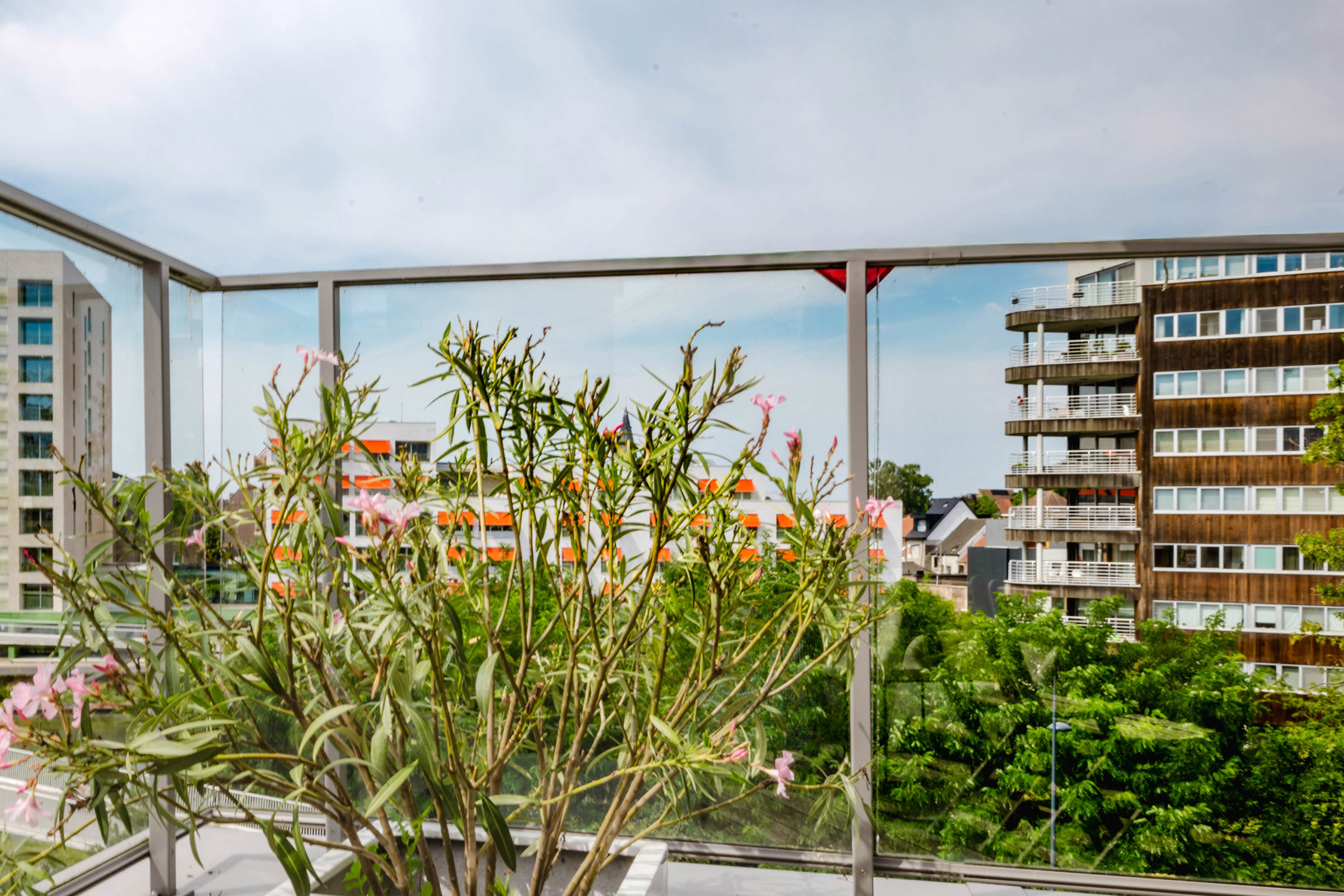 Dakappartement met één slaapkamer en ruim hoekterras te Gent - foto 5