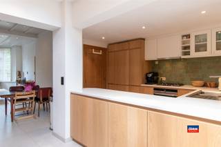 HOBOKEN | CHARMANTE, GERENOVEERDE GEZINSWONING MET DRIE SLAAPKAMERS EN STADSTUIN | EPC B |Deze gezellige en energiezuinige woning werd in 2020...