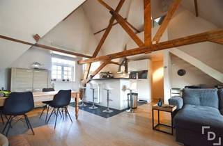 In de Sint-Jacobsstraat in Ieper vinden we dit prachtige duplex-appartement met garage.Dit appartement geniet van een toplocatie waardoor...