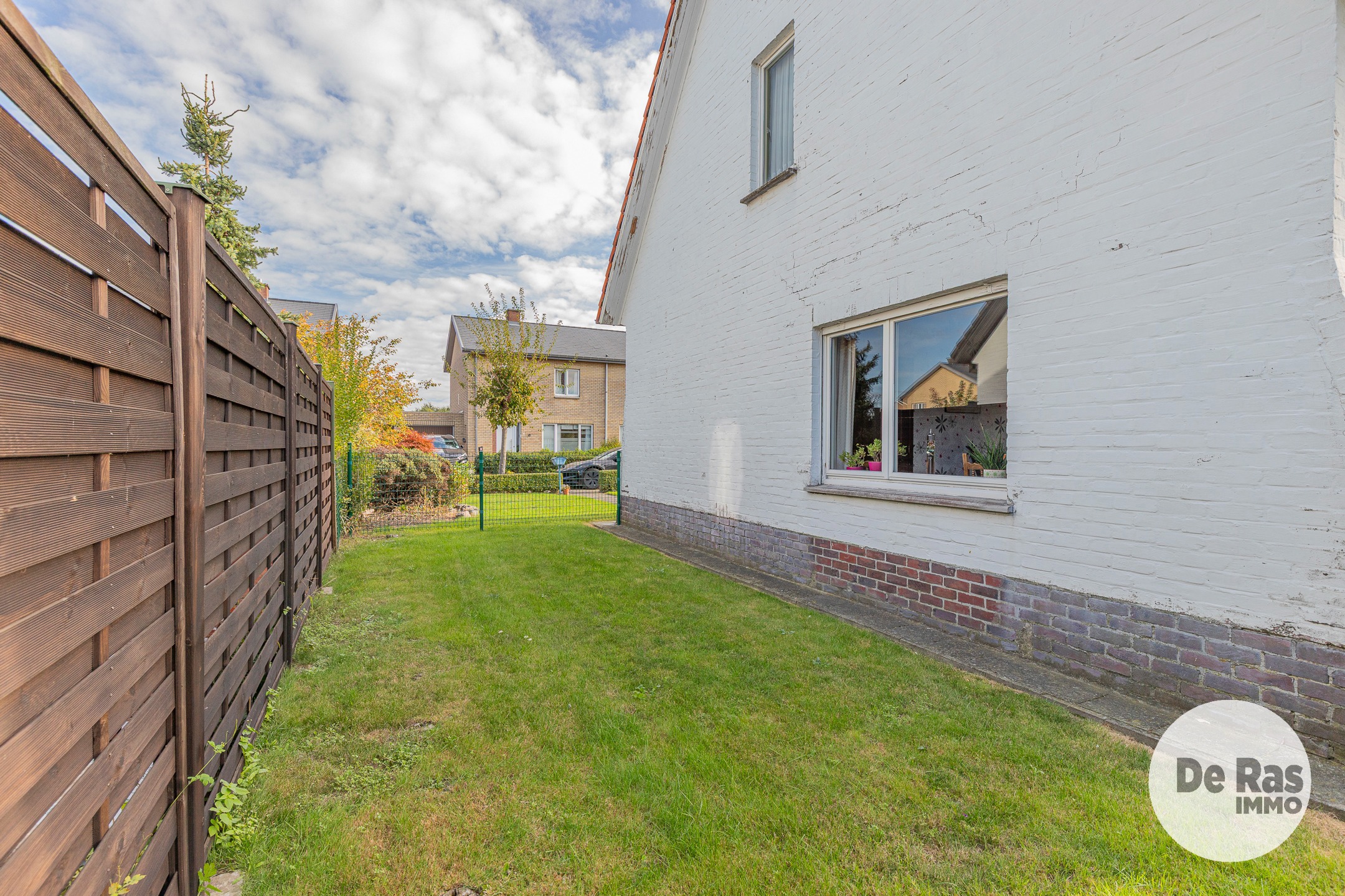 SCHELLEBELLE- Te renoveren woning in een rustige verkaveling - foto 5