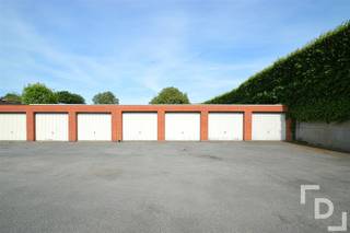 In de Brugseweg te Ieper vinden we deze verhuurde garage.Bent u investeerder en op zoek naar een goede vastgoedbelegging dan is deze...