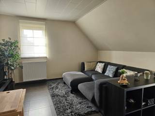 Dit aangename duplex appartement bevindt zich op de tweede verdieping van een modern gebouw met lift, in het centrum van Vlimmeren. De...