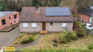 Deze aansprekende woning in Pulle biedt u een ruim en comfortabel gezinshuis met veel mogelijkheden. Het pand beschikt over 185 vierkante...