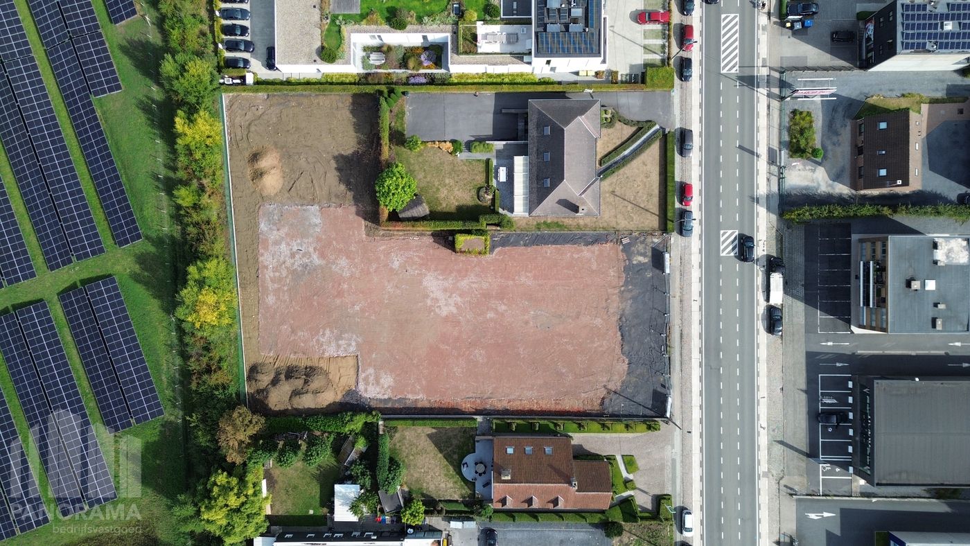 COMMERCIËLE RUIMTE VAN 861 m² MET UITSTEKENDE VISIBILITEIT - foto 4