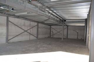 Ruime loods die uitermate geschikt zijn als opslagplaats voor een zelfstandige of bijberoeper.Indeling loods:* loods van 120 m²Volgende...