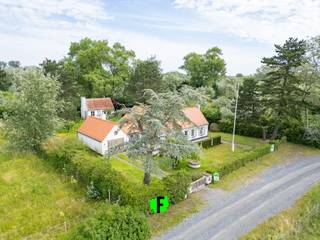 Exceptioneel vastgoed in hartje Koksijde/St.-Idesbald.Midden in de duinen en omgeven door een exclusief en residentieel karakter vinden we deze...