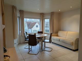 Compact en instapklaar appartement, recent volledig gerenoveerd, gelegen op de eerste verdieping van een kleinschalig gebouw met slechts...