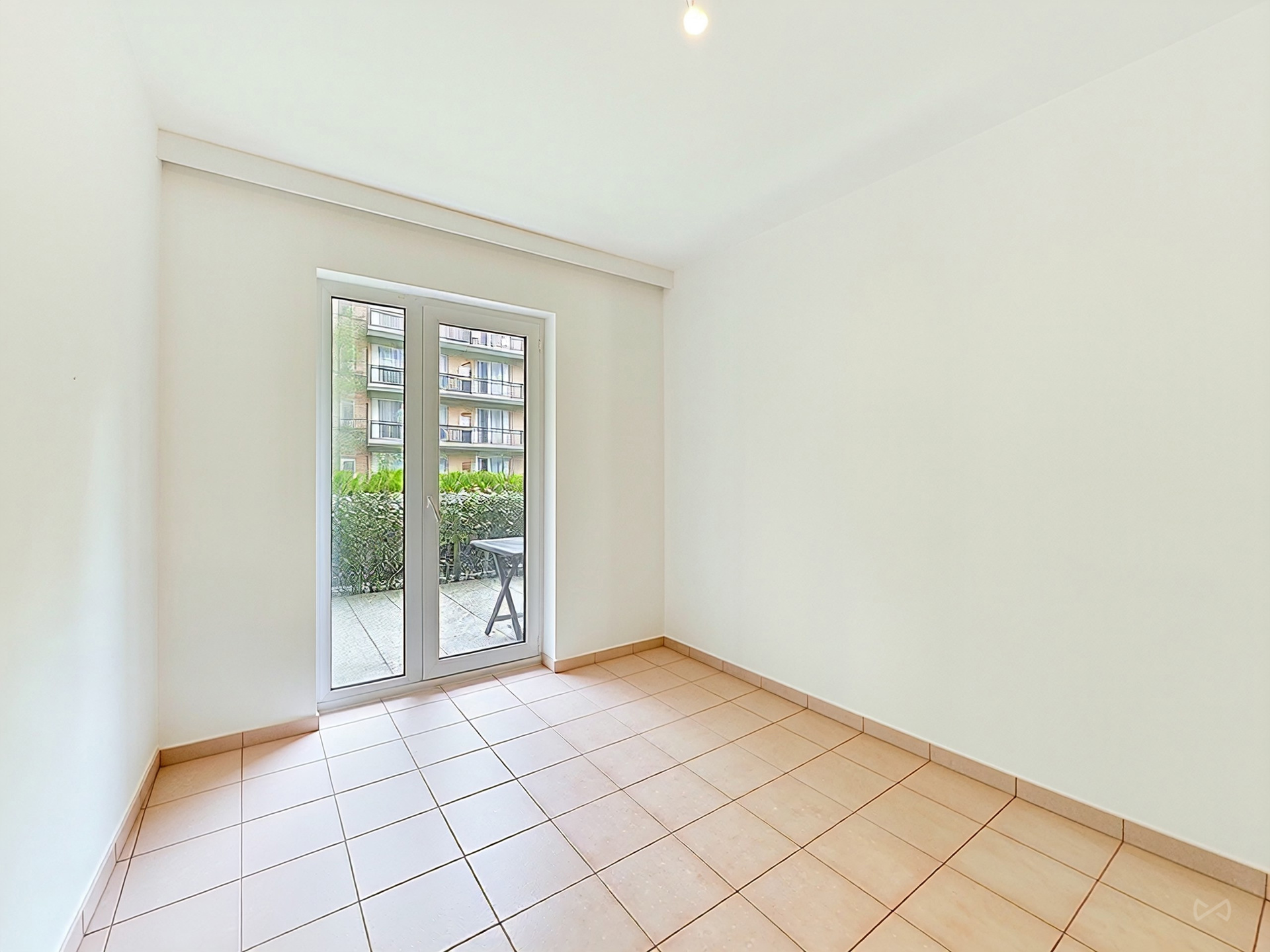 Prachtig appartement met 3 slpk, terras, tuin en parking - foto 2