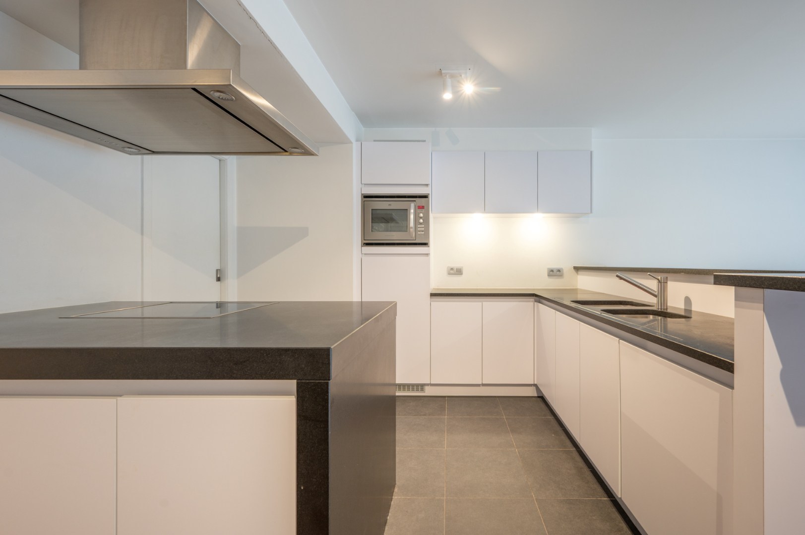 Apartment for rent in Knokke-Heist with 2 bedrooms - photo 3