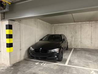 Op zoek naar een slimme investering of een vlot toegankelijke en veilige parkeerplaats in Waregem? Deze twee ondergrondse autostaanplaatsen bieden...