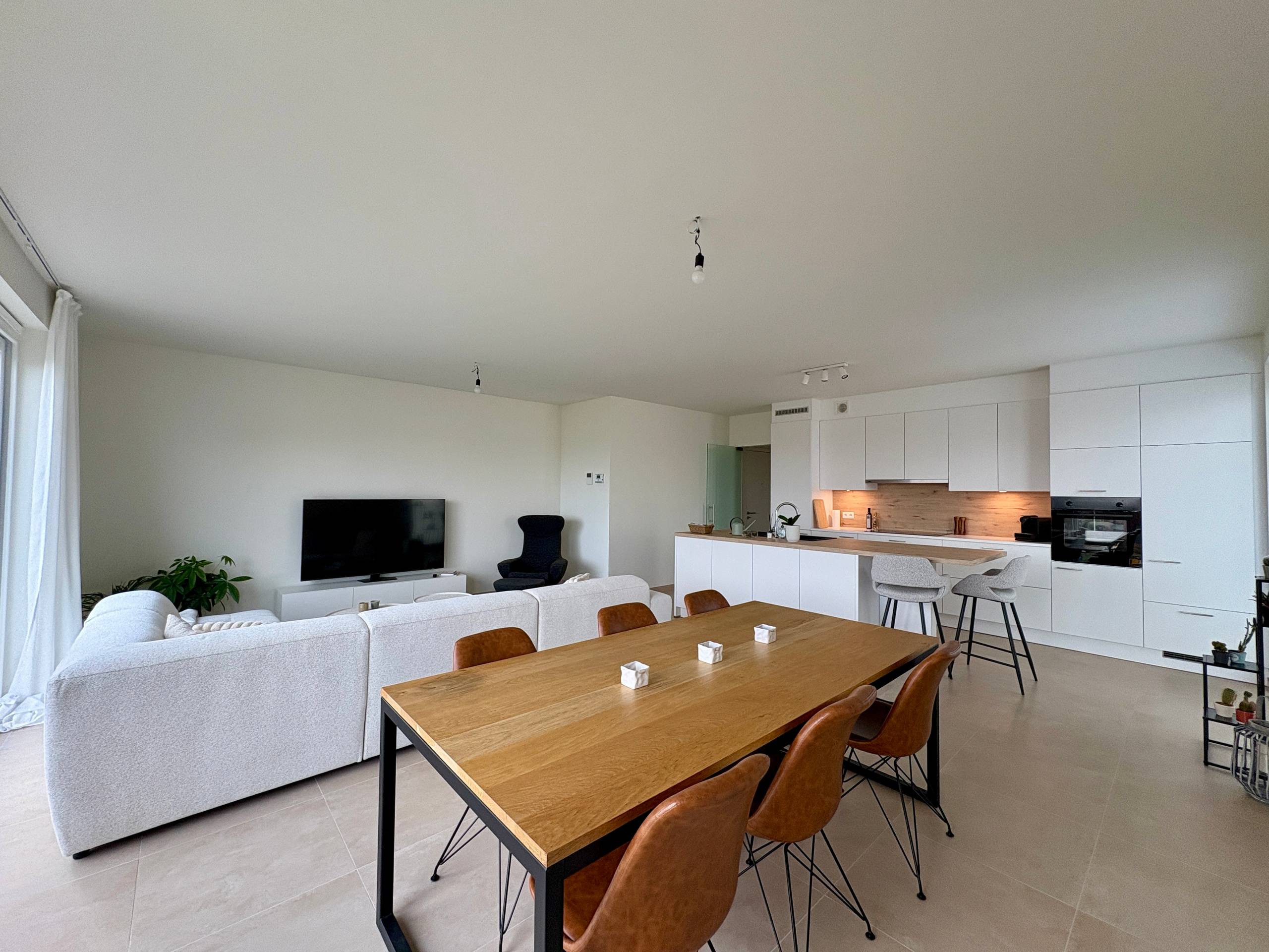 APPARTEMENT MET 2 SLAAPKAMERS, 2 TERRASSEN, GARAGEBOX - foto 4