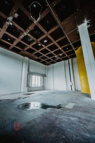 Fenomenaal gelegen KMO-unit van 520 m² te huur aan het knooppunt van de Ring met de A12, op de vroegere site van Douwe Egberts. De loods met een...