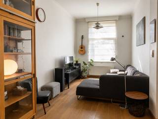 Ruime instapklare woning met 4 slaapkamers, zonnige tuin en EPC B in een rustige straat<br /><br />Op zoek naar een instapklare woning met veel ruimte, licht en een gezellige buitenruimte? Dan is deze karaktervolle woning in de rustige Generaal Mahieustraat absoluut een bezoek waard.<br /><br />Deze ruime woning combineert comfortabel wonen met een praktische indeling en een uitstekende ligging op wandel- en fietsafstand van winkels, scholen en openbaar vervoer.<br /><br />Op het gelijkvloers bevindt zich een lichtrijke leefruimte met aansluitend een volledig uitgeruste keuken. Vanuit de keuken heeft u directe toegang tot het terras en de zonnige tuin met luifel. Verder beschikt het gelijkvloers over een apart gastentoilet, een praktische berging en een grote droge kelder.<br /><br />De eerste verdieping omvat twee ruime slaapkamers en een recent gerenoveerde badkamer. Op de tweede verdieping bevinden zich nog twee volwaardige kamers die perfect kunnen dienen als slaapkamer, bureau, hobbyruimte of logeerkamer.<br /><br />Dankzij de vier volwaardige kamers, het EPC-label B en de centrale ligging biedt deze woning een ideale combinatie van ruimte, comfort en energiezuinig wonen.<br /><br />**Extra troeven**<br />✓ EPC label B incl. nieuwe condensatieketel (2025)<br />✓ 4 ruime en flexibel inzetbare kamers<br />✓ Zonnige tuin met terras en luifel<br />✓ Gerenoveerde badkamer<br />✓ Recente kwalitatieve keukentoestellen<br />✓ Elektrische installatie conform<br />✓ Asbestvrij<br />✓ Grote droge kelder en aparte berging<br />✓ Rolluiken en vliegenramen aanwezig<br />✓ Mogelijkheid tot overname huur garage<br />✓ Rustige maar centrale ligging<br /><br />📞 Interesse? Contacteer ons vandaag nog voor een bezoek via 0499/56.74.32 of via schweiger_diana@hotmail.com.<br /><br />Privéverkoop — gelieve geen contact op te nemen door immokantoren of vastgoedmakelaars.