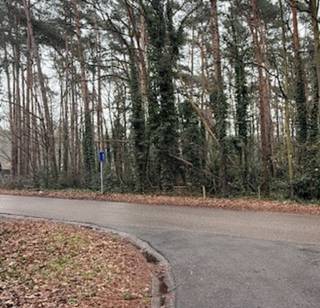 welgelegen bouwgrond, rustige villawijk te 3140 Keerbergen, 1513 m2, hogere prijsklasse, ben zelden telefonisch bereikbaar, sms of voicemail en ik neem contact 0496 98 55 79.