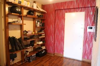 In dit prima onderhouden gebouw (met concierge) vind je dit appartement op de 12de verdieping. Een fantastisch uitzicht is hier gegarandeerd! Via...