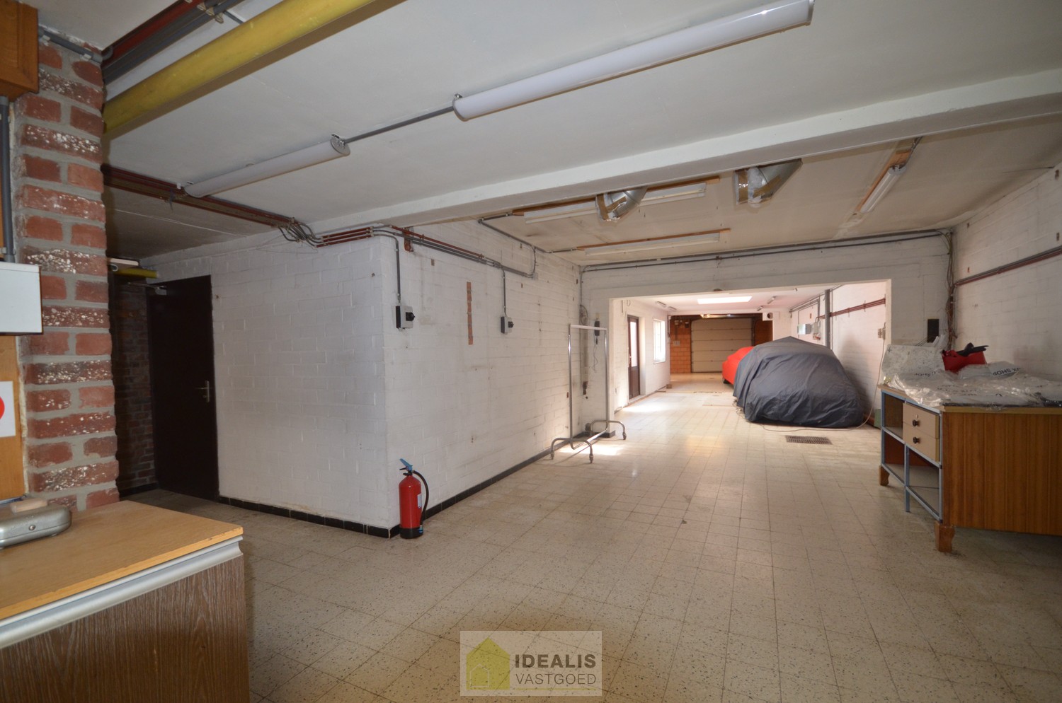 IDEALIS VASTGOED - Handelspand van +-185m² op een gunstige commerciële locatie, de Peltanusstraat te Pelt (Overpelt) met ruim voldoende parkeergelegenheid in de omgeving. - foto 5