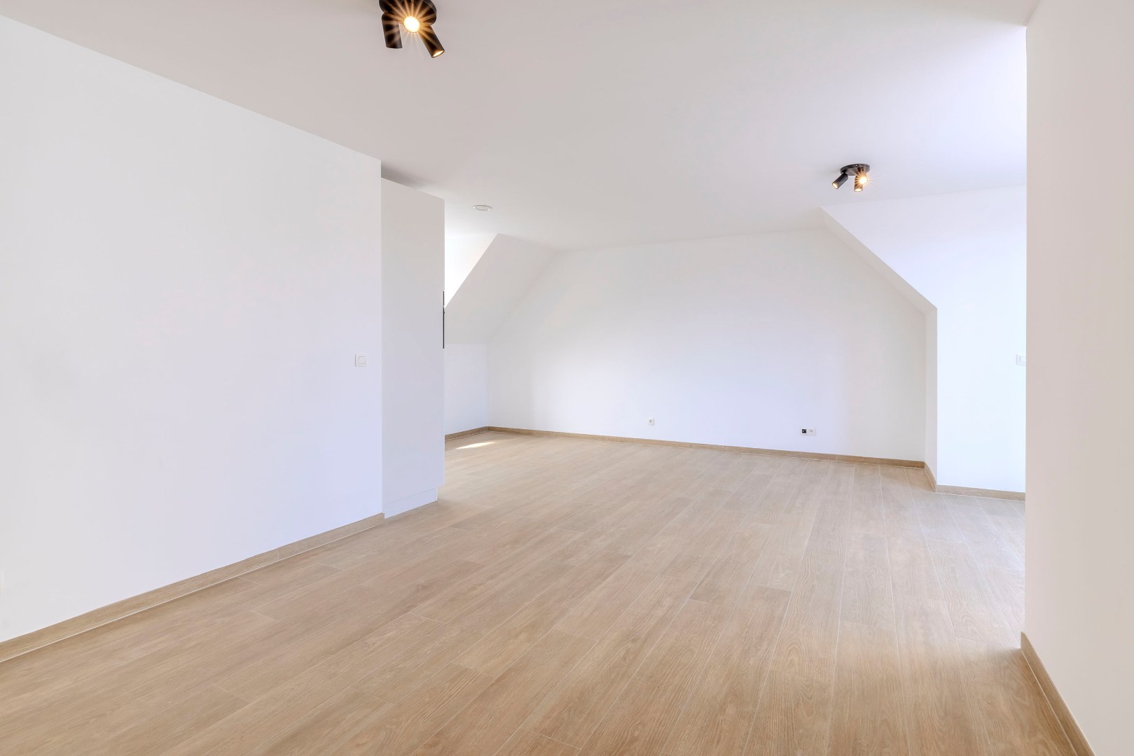 Nieuwbouwappartement - 2 slpks - staanplaats - lift - toplocatie - foto 4