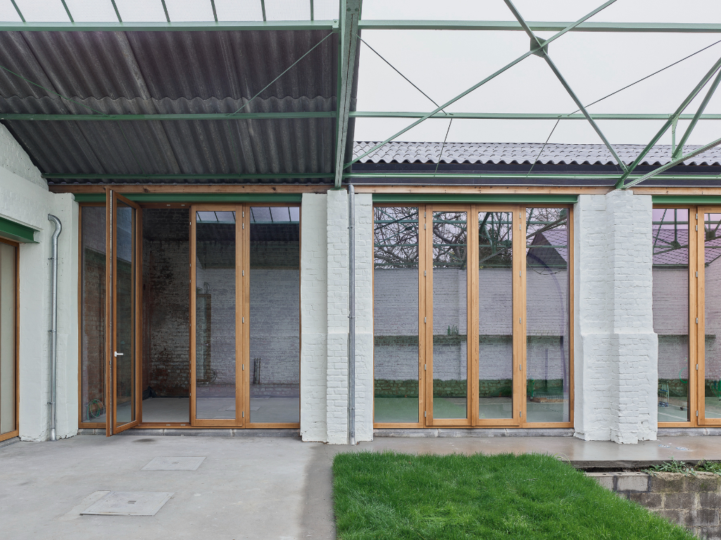 Opportuniteit! Architecturale woning ontworpen door GAFPA architecten met tuin, garage en atelierruimte op een boogscheut van het stadscentrum. - photo 3