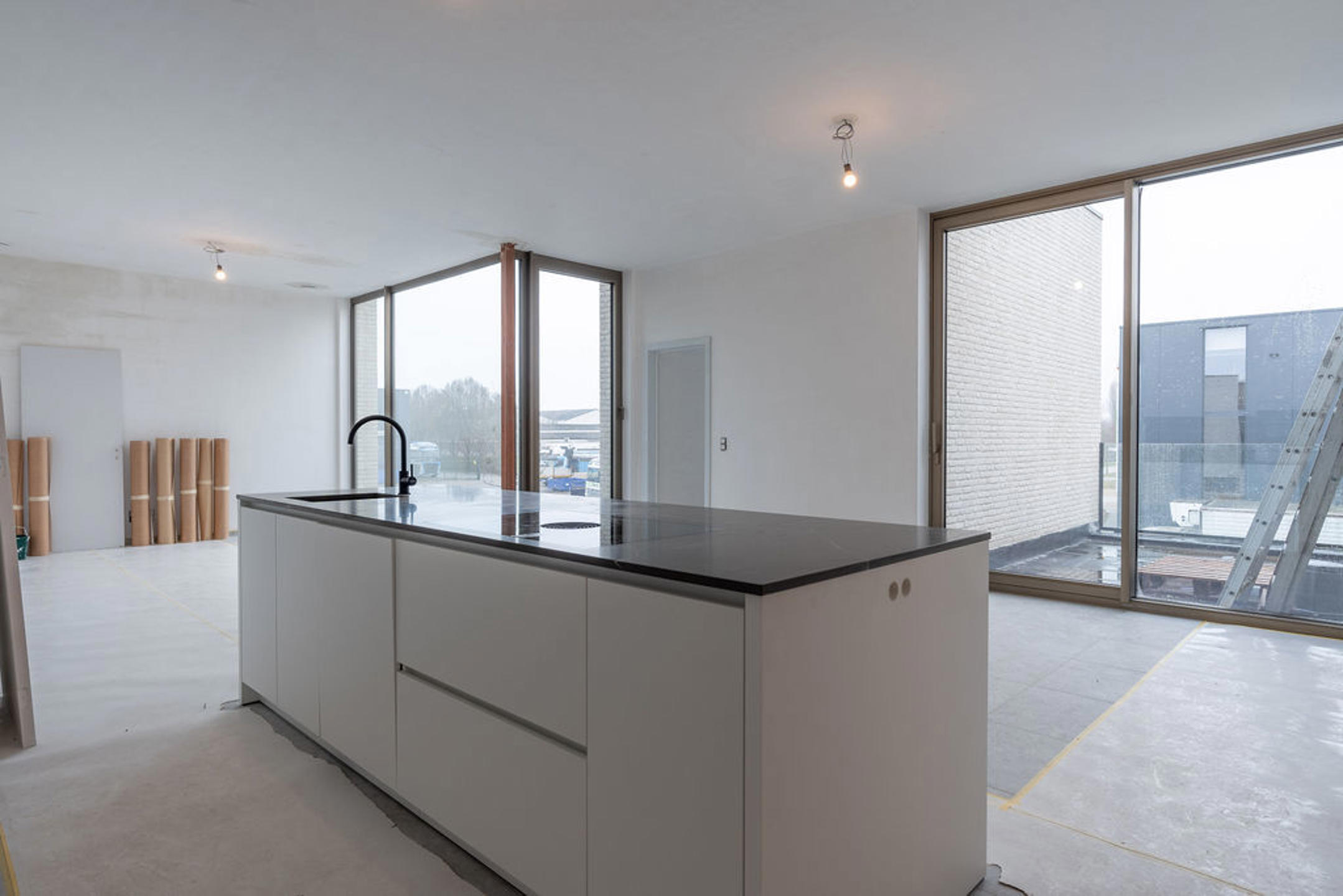 Modern 2-slpk app met terras en autostaanplaats. - foto 5