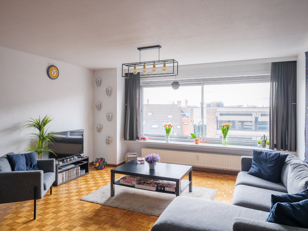 Ruim appartement met 2 slaapkamers en een zonnig terras, gelegen vlakbij het centrum van Gent. - foto 5