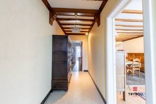 Centraal gelegen woning in een rustige straat.De woning bestaat uit:Inkomhal - lichtrijke leefruimte - ingerichte keuken - berging - badkamer - apart...