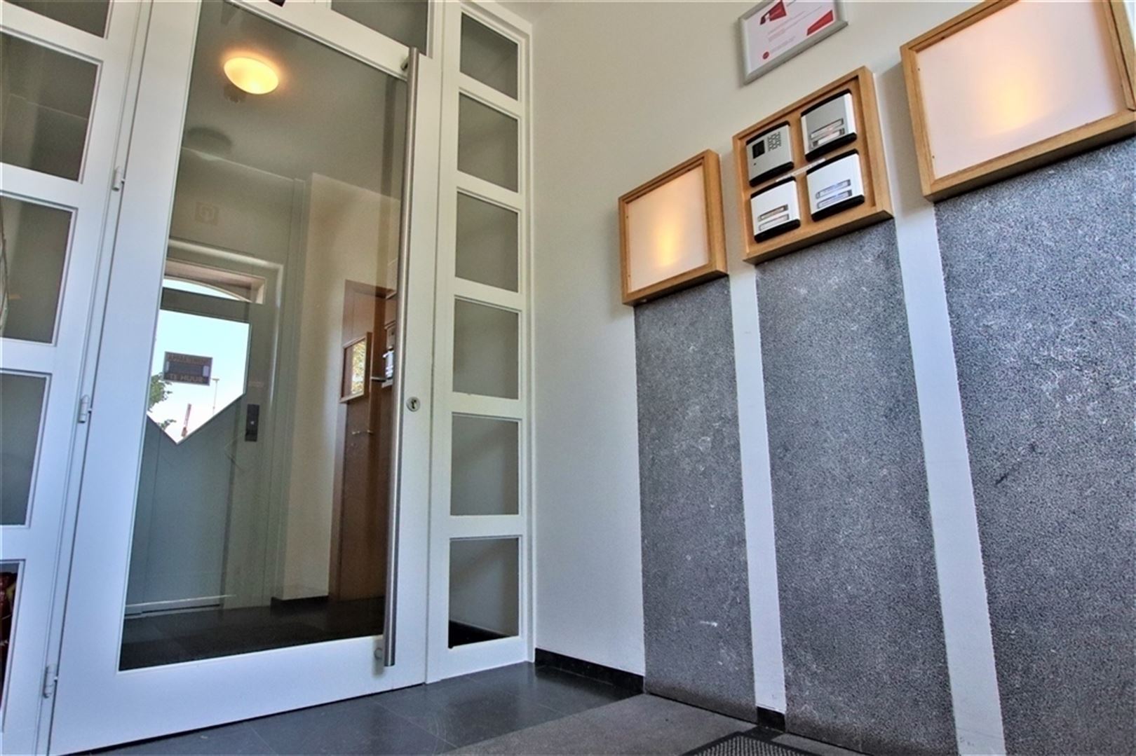 Appartement te huur in Kortrijk met 3 slaapkamers - foto 3