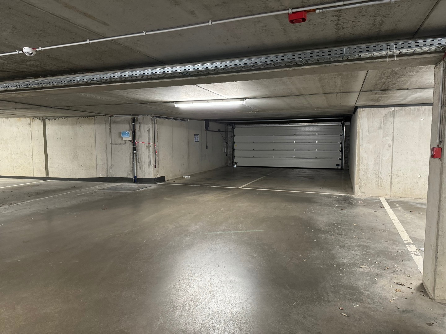 Afgesloten garagebox in ondergronds garagecomplex met inrit via Dienstweg Havengeul - foto 2