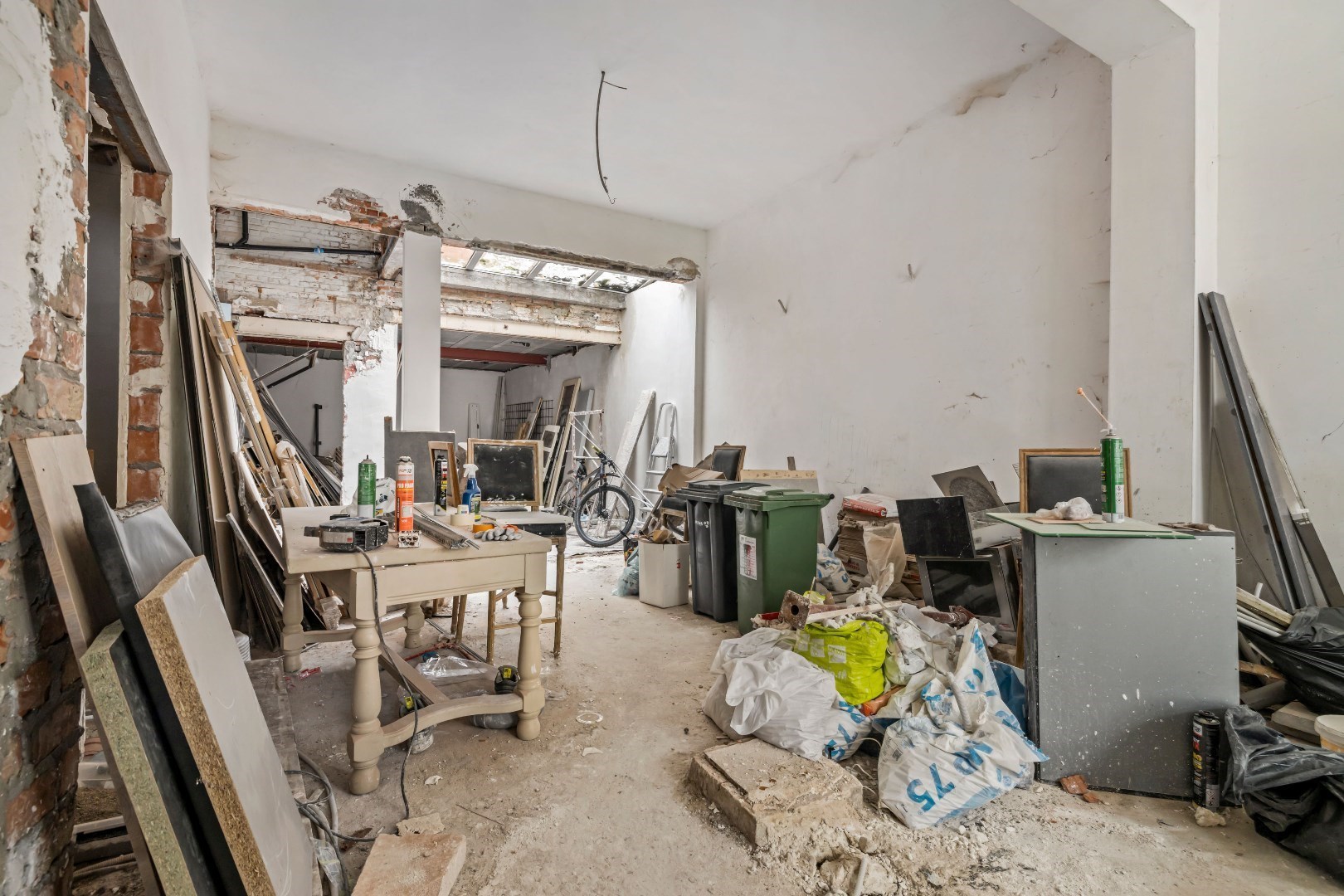 UNIEK PAND MET WOONST EN HANDELSZAAK OP TOPLOCATIE IN SINT-NIKLAAS - foto 3